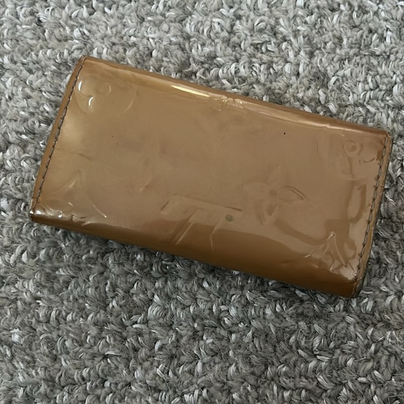 LV vernis 4 key holder - Picture 2 of 8